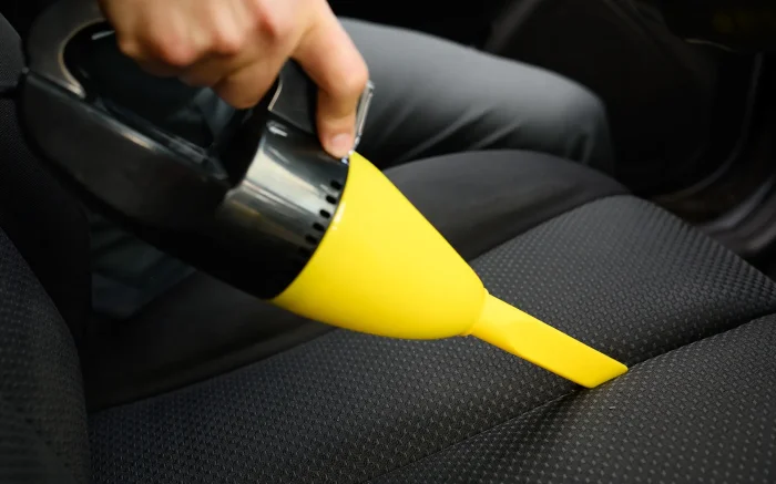 Автомобильный пылесос