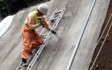 Бетонное полотно в рулонах: технология укладки и сферы применения