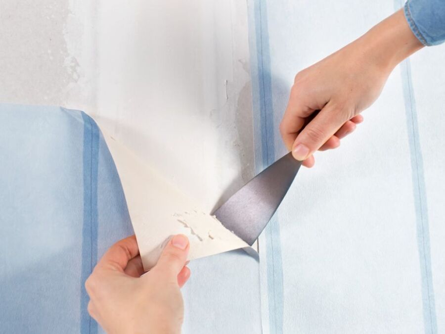 Как быстро снять старые обои: проверенные методы для разных типов покрытий