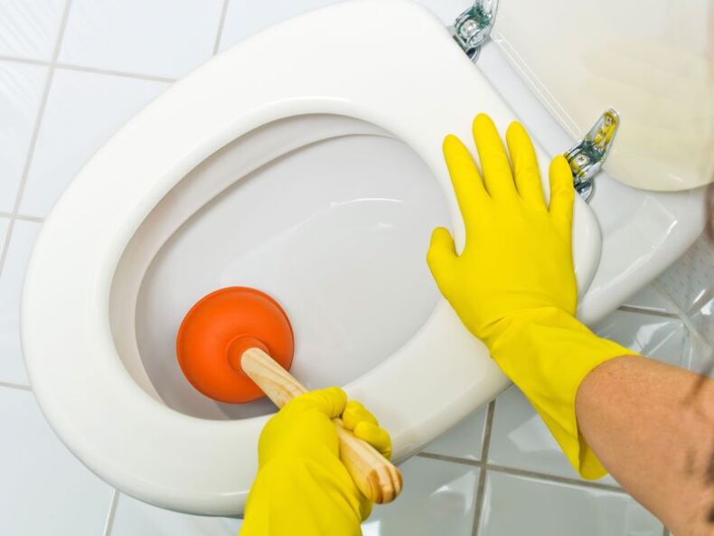 Засор в унитазе: пошаговая инструкция по прочистке своими руками