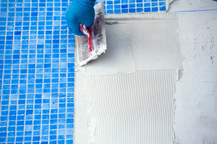 Эпоксидный клей в бассейне